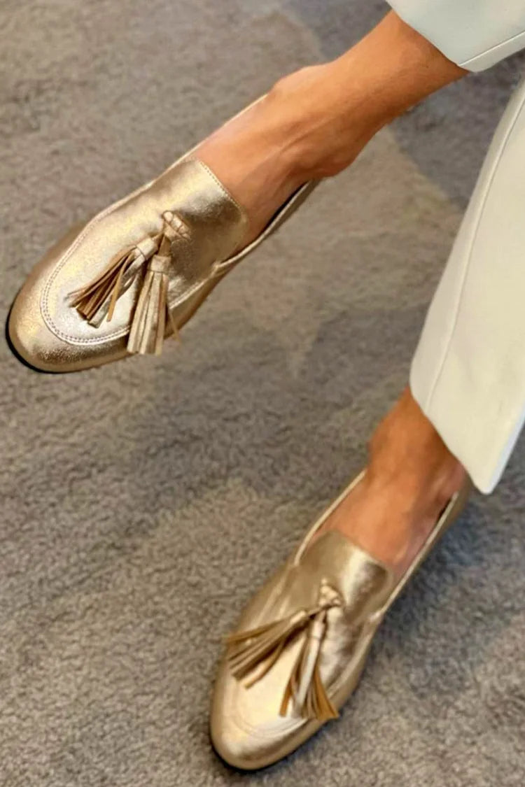 BEATRICE | LOAFERS W ZŁOCIE Z METALOWYMI KLEJNOTAMI I FRĘDZLAMI