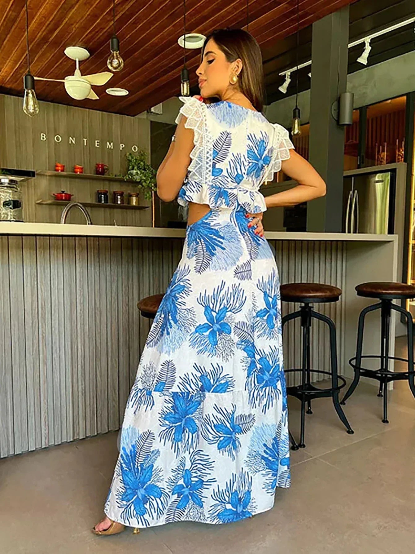 Margie - Modna Maksymalna Sukienka bez Rękawów z Koronką