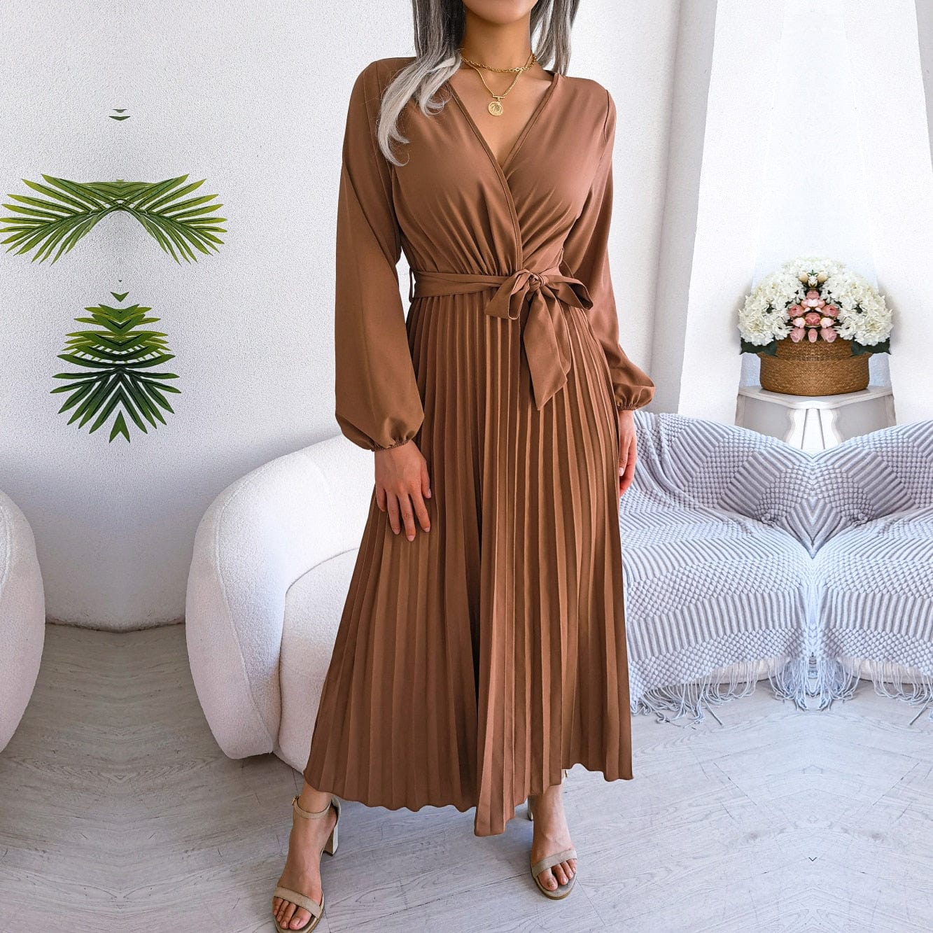 Zoë™ Brązowa Maxi Sukienka z Dekoltem w Serek w Stylu Boho