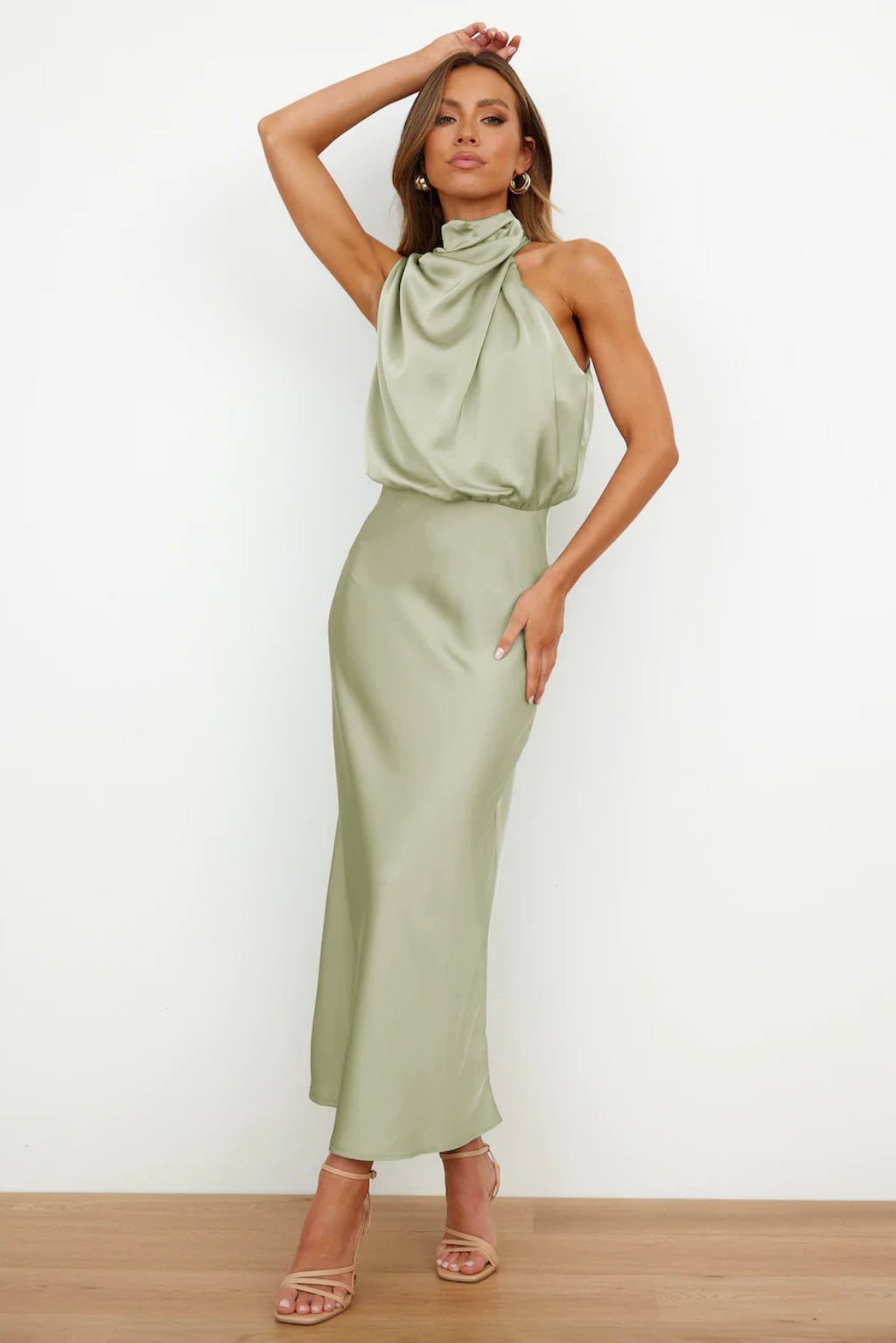 Elise | Elegancka Sukienka Halter z Satyny – Wytworna i Stylowa