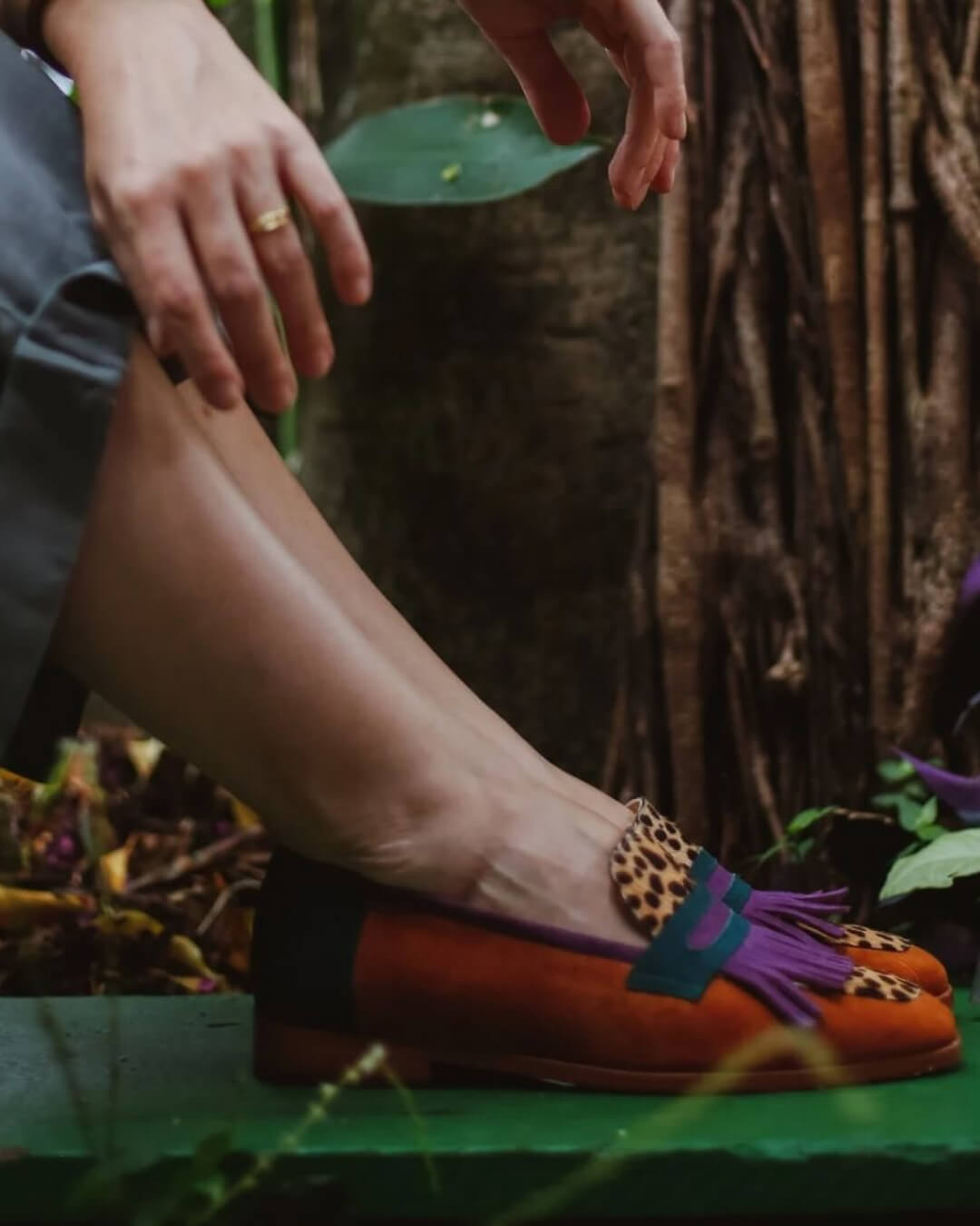 LIESBETH | MODNE LOAFERSY Z FRĘDZLAMI W KOLORACH