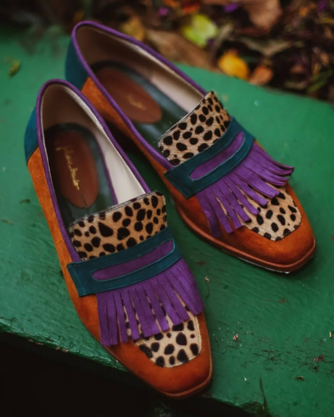 LIESBETH | MODNE LOAFERSY Z FRĘDZLAMI W KOLORACH